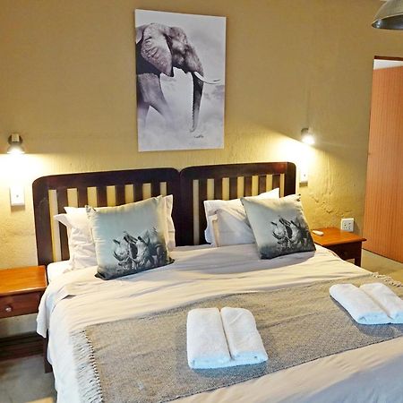 Tau @ Kruger Villa Marloth Park Buitenkant foto