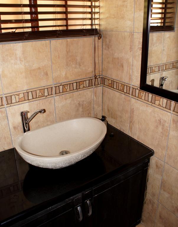 Tau @ Kruger Villa Marloth Park Kamer foto